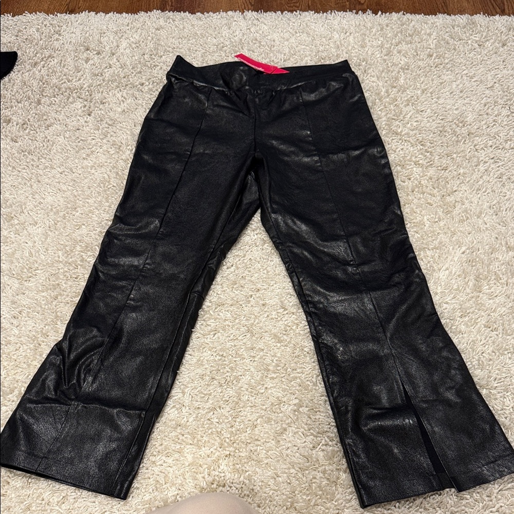 NWT Commando faux leather Black Textured Leggings SIZE LARGE